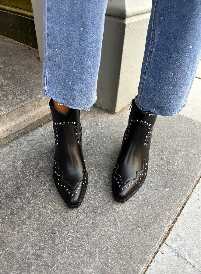 Nova studs boots