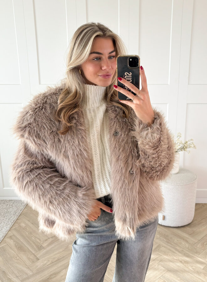 Jas van nepbont in taupe