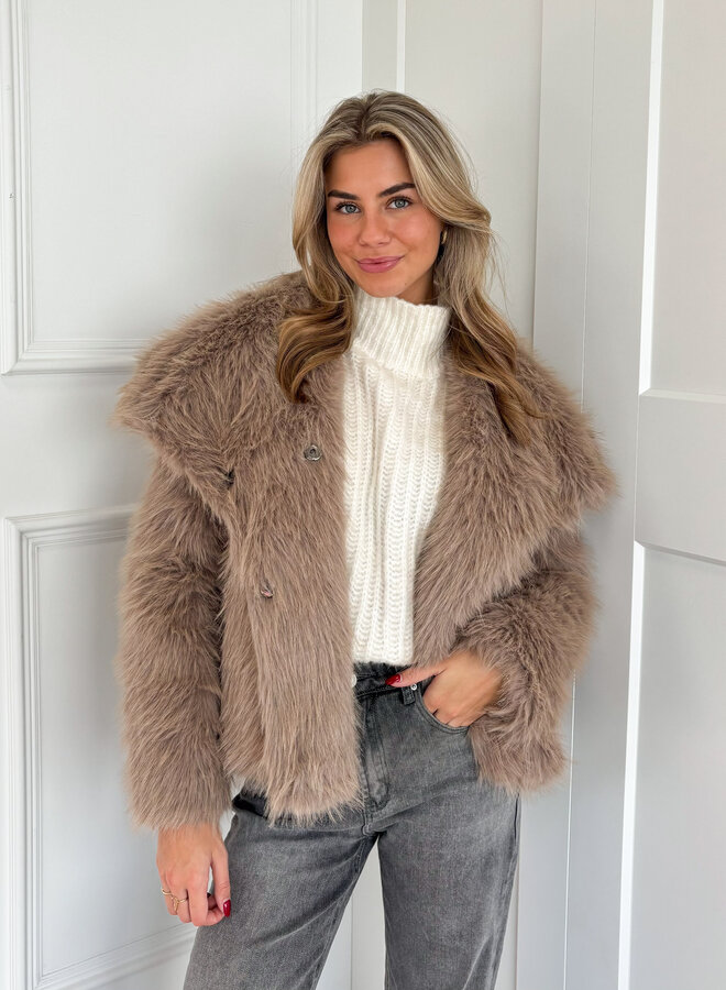 Jas van nepbont in taupe