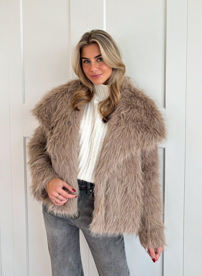 Jas van nepbont in taupe