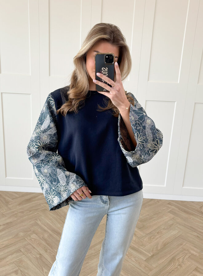 Trui Floral sleeve blauw