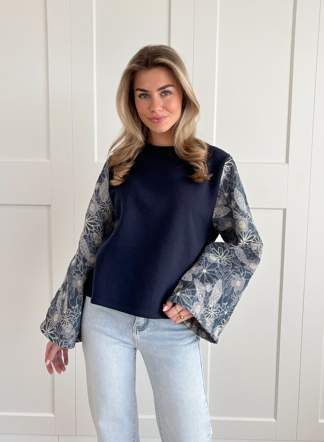 Trui Floral sleeve blauw
