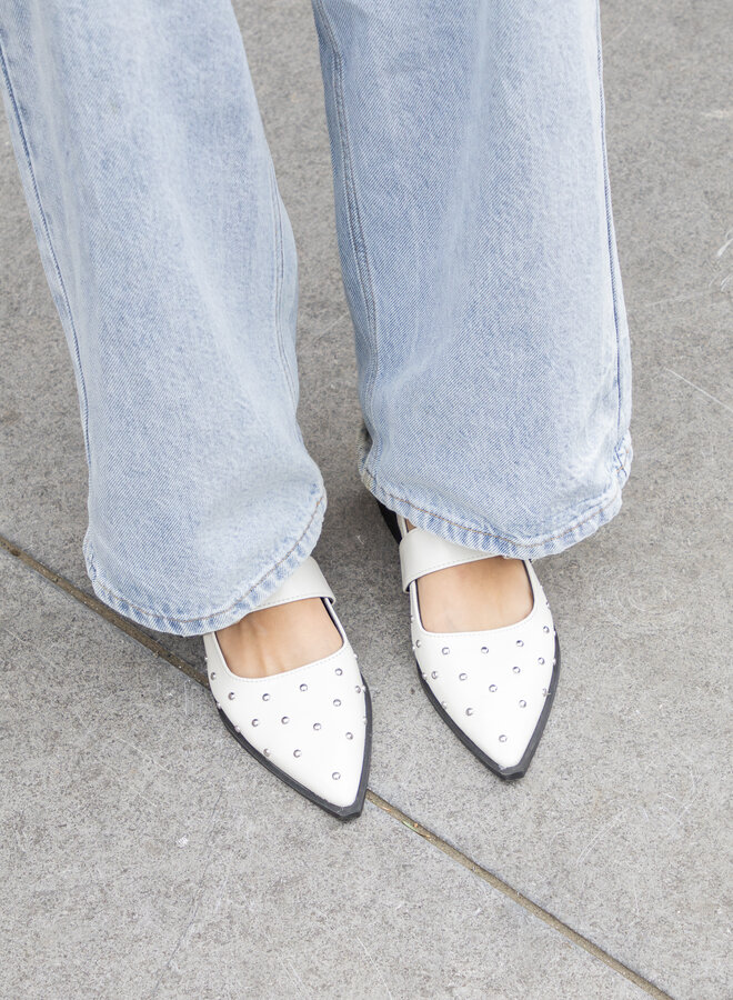 Puntige loafers studs wit