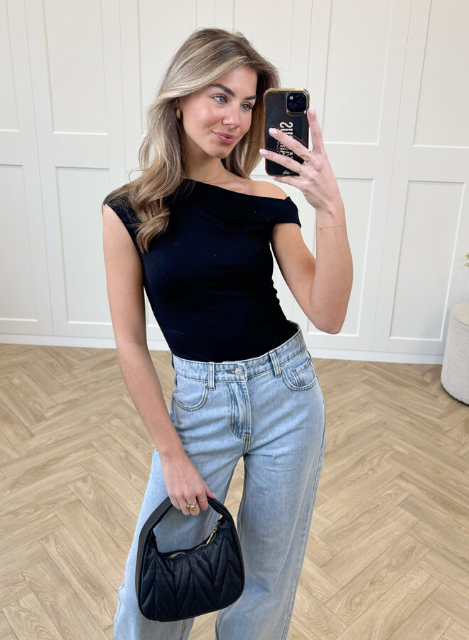 Top Yael zwart