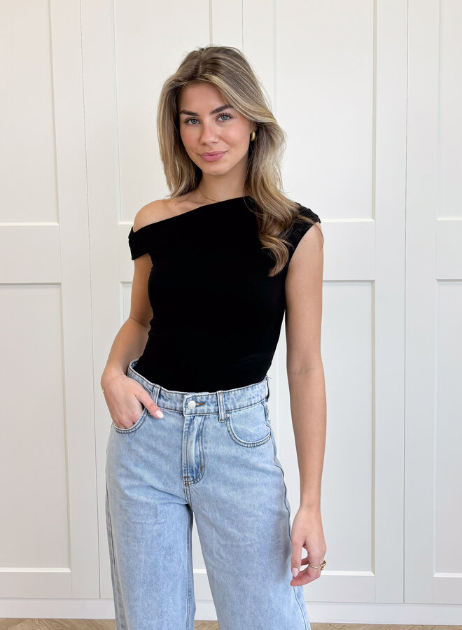 Top Yael zwart