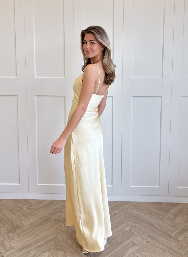 Satin dress Liva geel