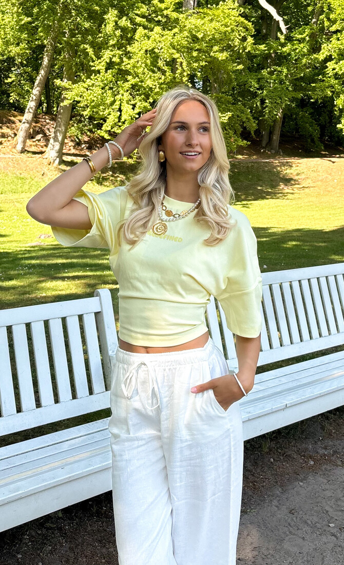 T-shirt Redefined geel