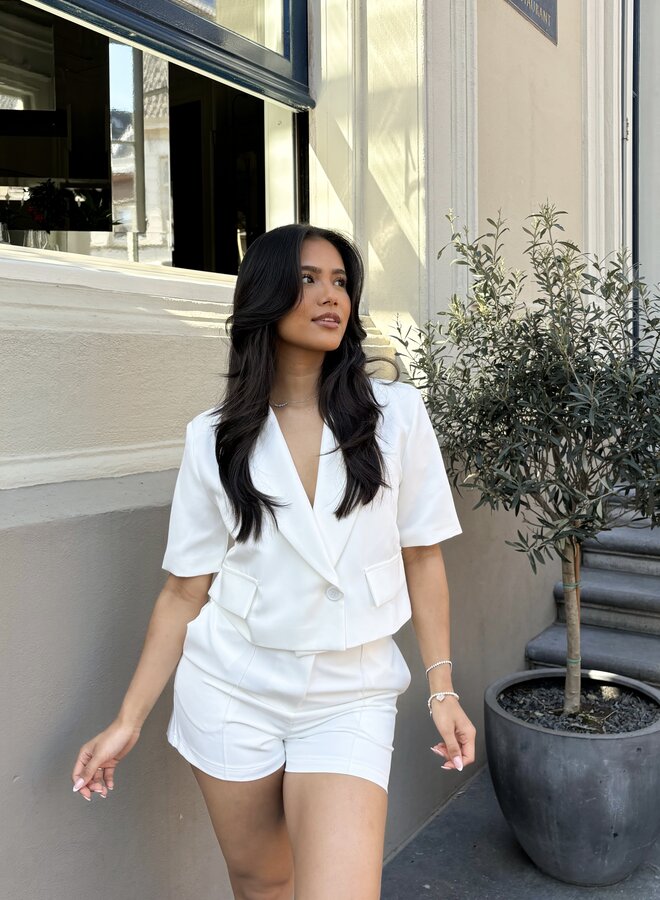 Elegant short Mila wit