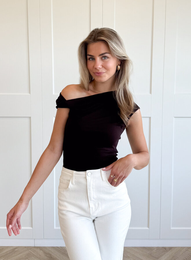 Top Yael bruin