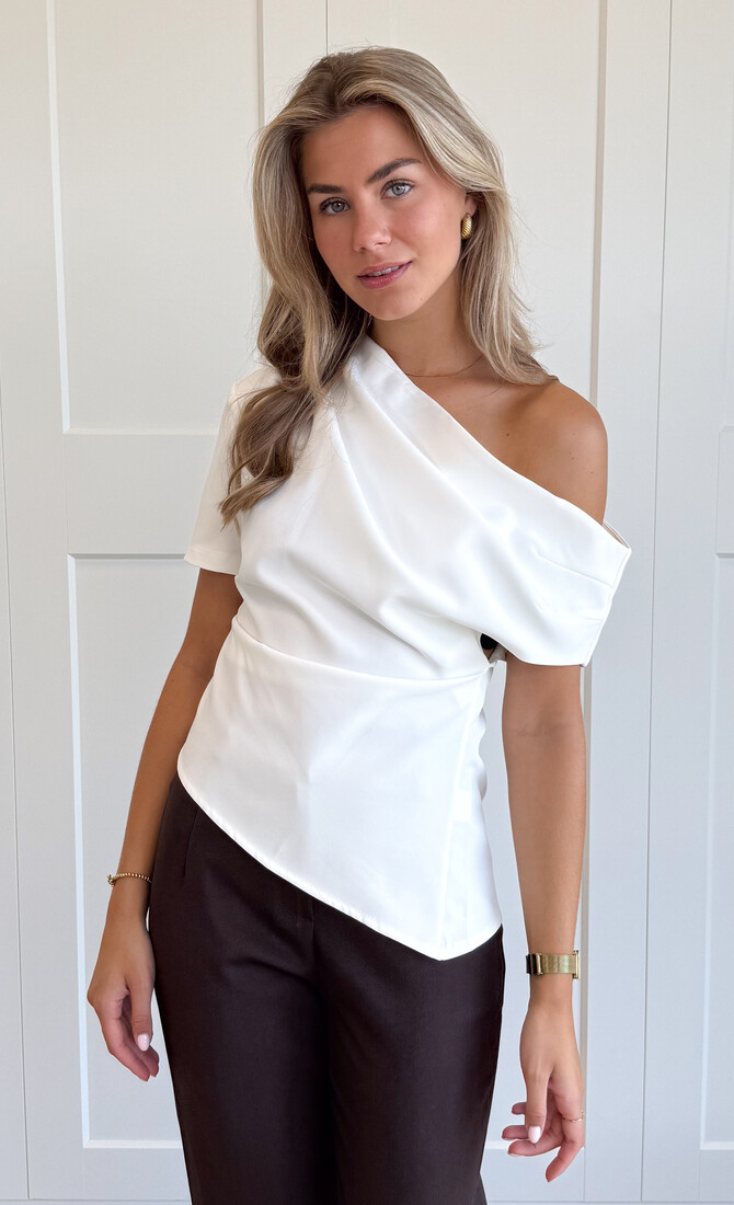 Top off shoulder Candice wit