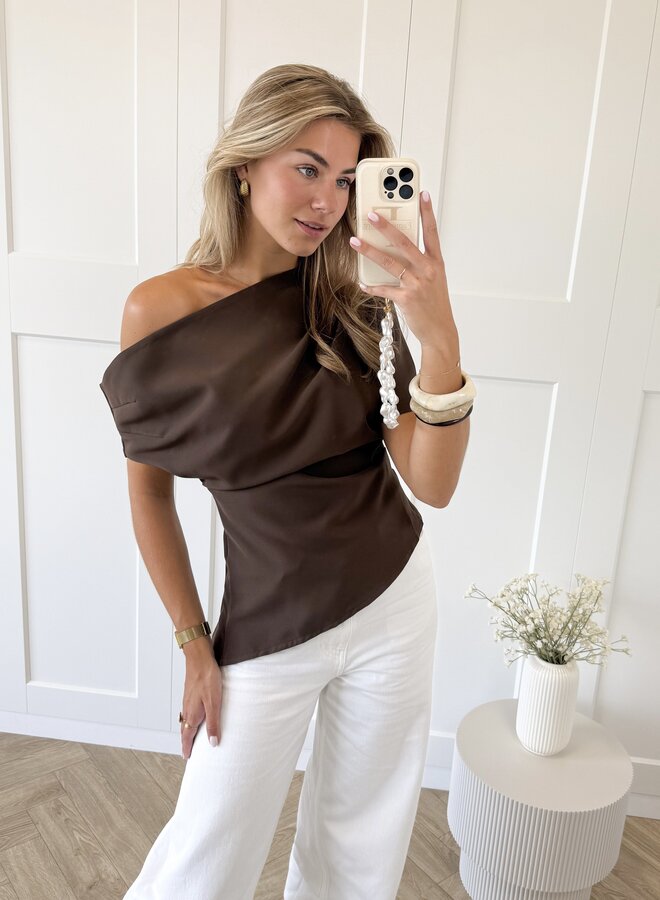 Top off shoulder Candice bruin