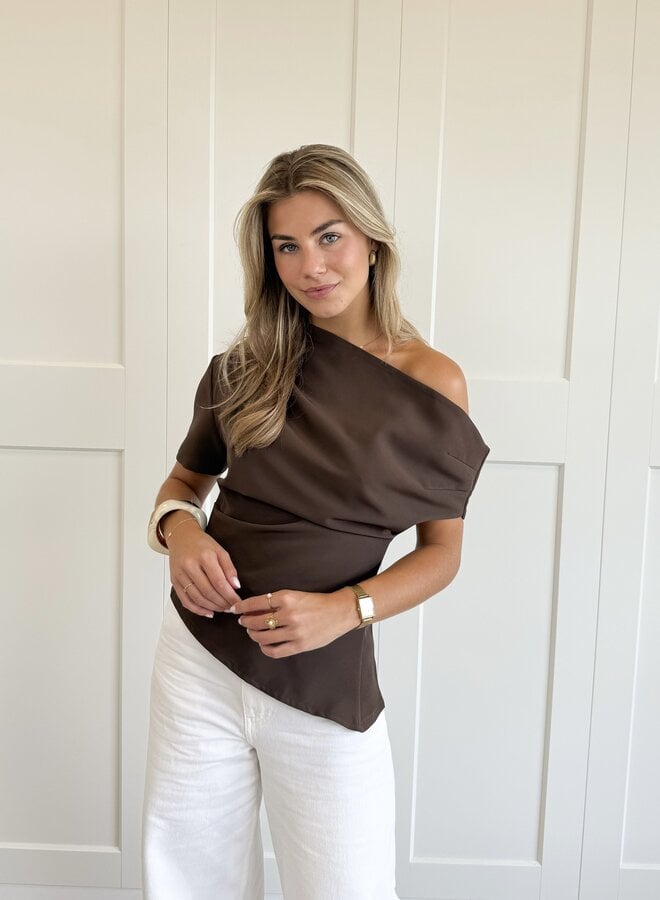 Top off shoulder Candice bruin