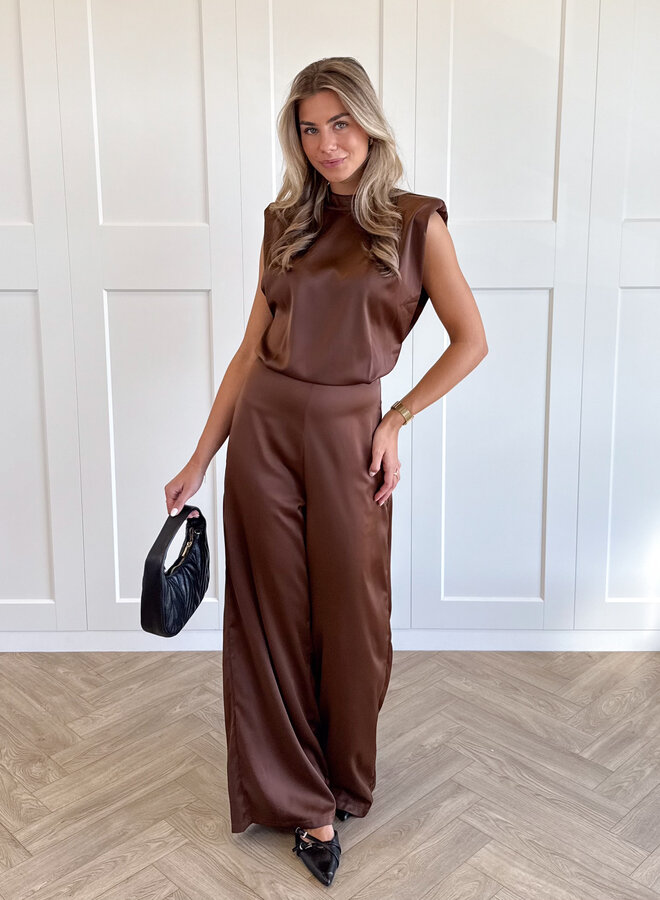Jumpsuit satin Lily bruin