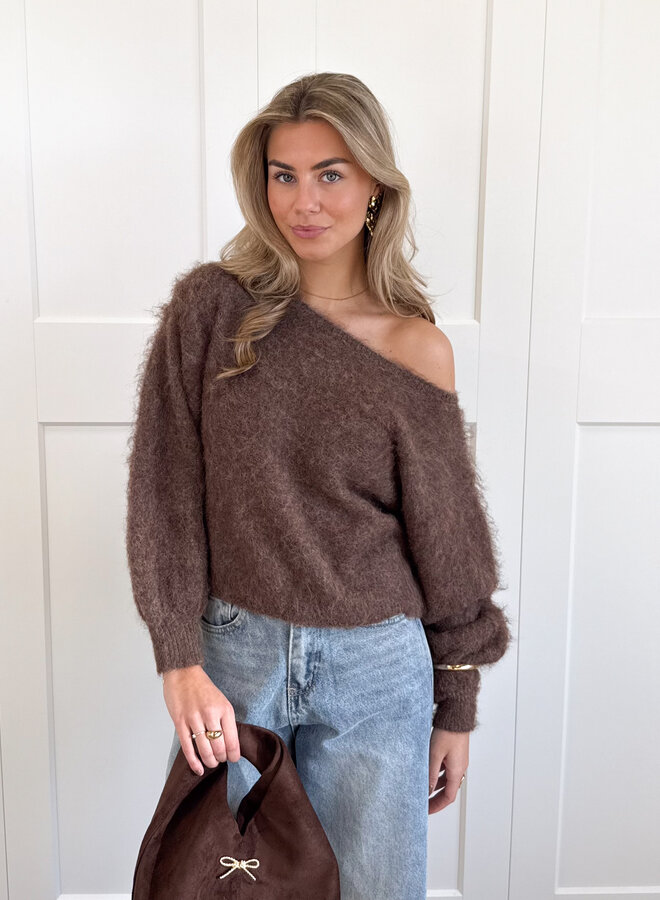 Trui off shoulder Didi bruin