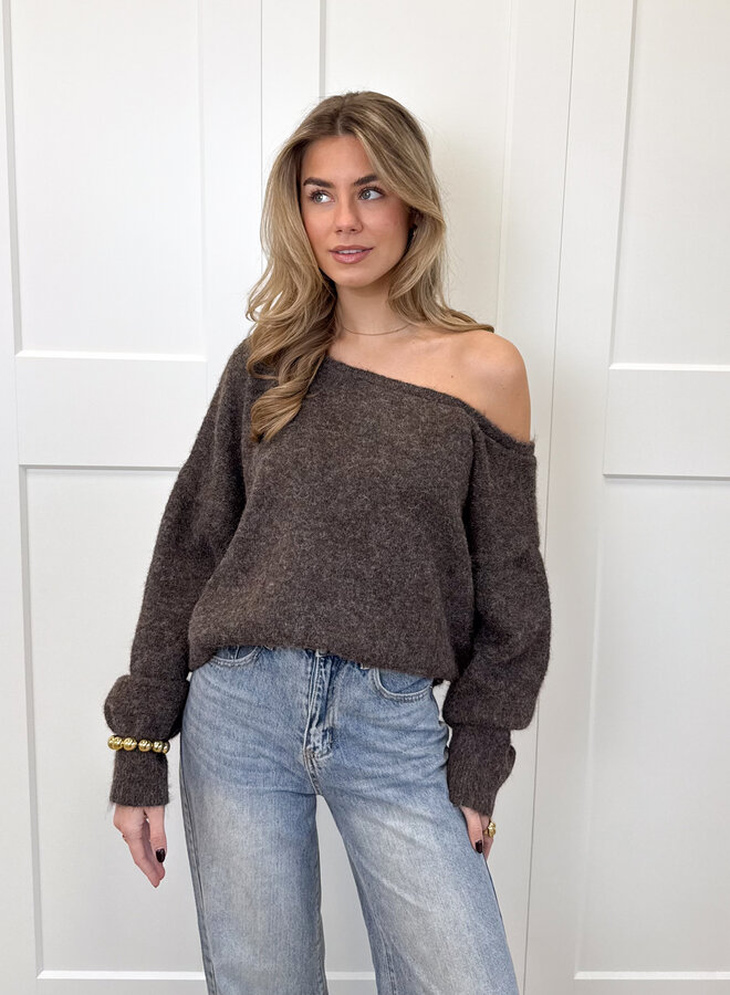 Trui off shoulder Alina bruin