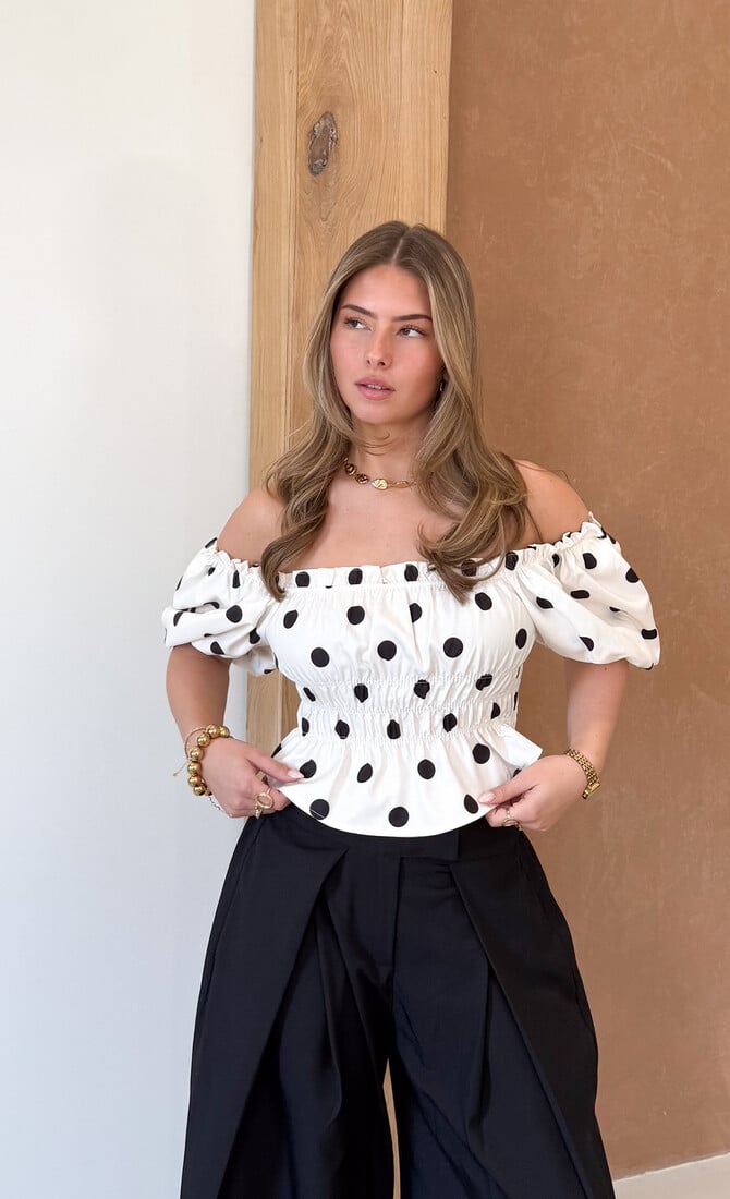 Abby polkadots top wit