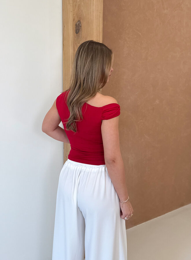 Top Yael rood