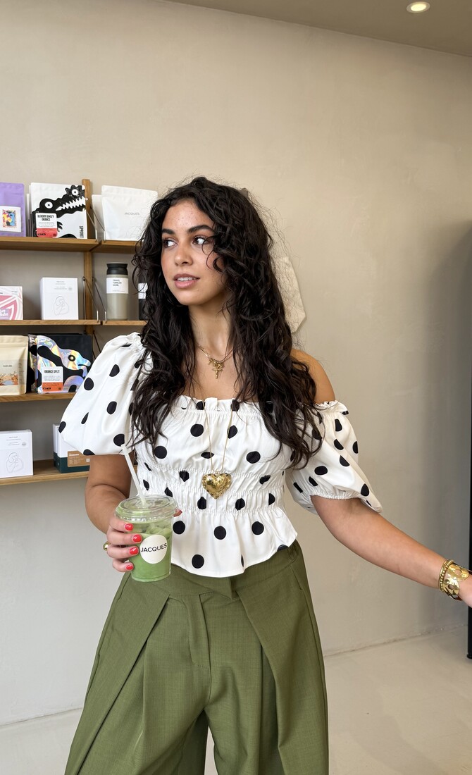 Abby polkadots top wit