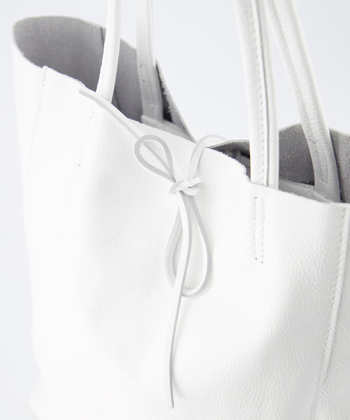 Mia - Classic Grain - Shoulder bags - White - D01 -