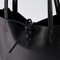 Mia - Classic Grain - Shoulder bags - Black - D28 -
