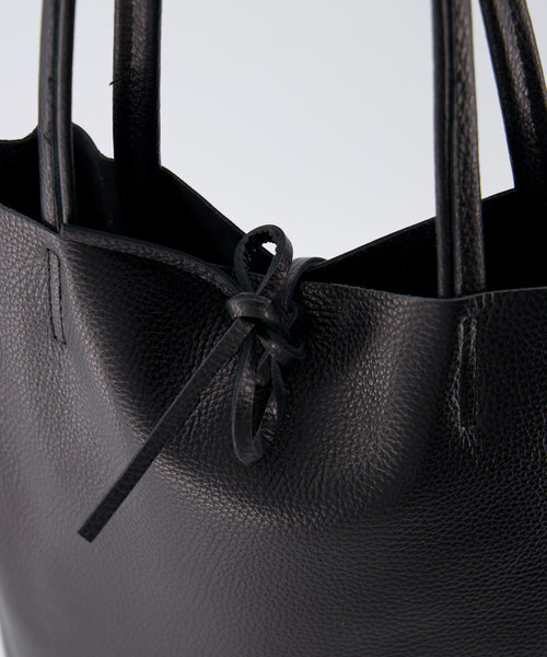 Mia - Classic Grain - Shoulder bags - Black - D28 -