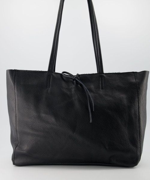 Nola - Classic Grain - Shoulder bags - Black - D28 - Silver