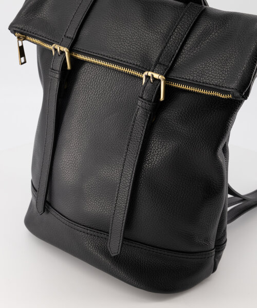 Roza - Classic Grain - Backpacks - Black - D28 - Bronze