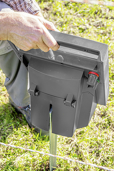 P140 zonnepaneel Schrikdraadapparaat