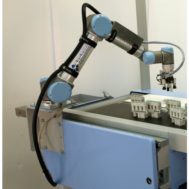 Bachmann Engineering  Energiezuführung Standard