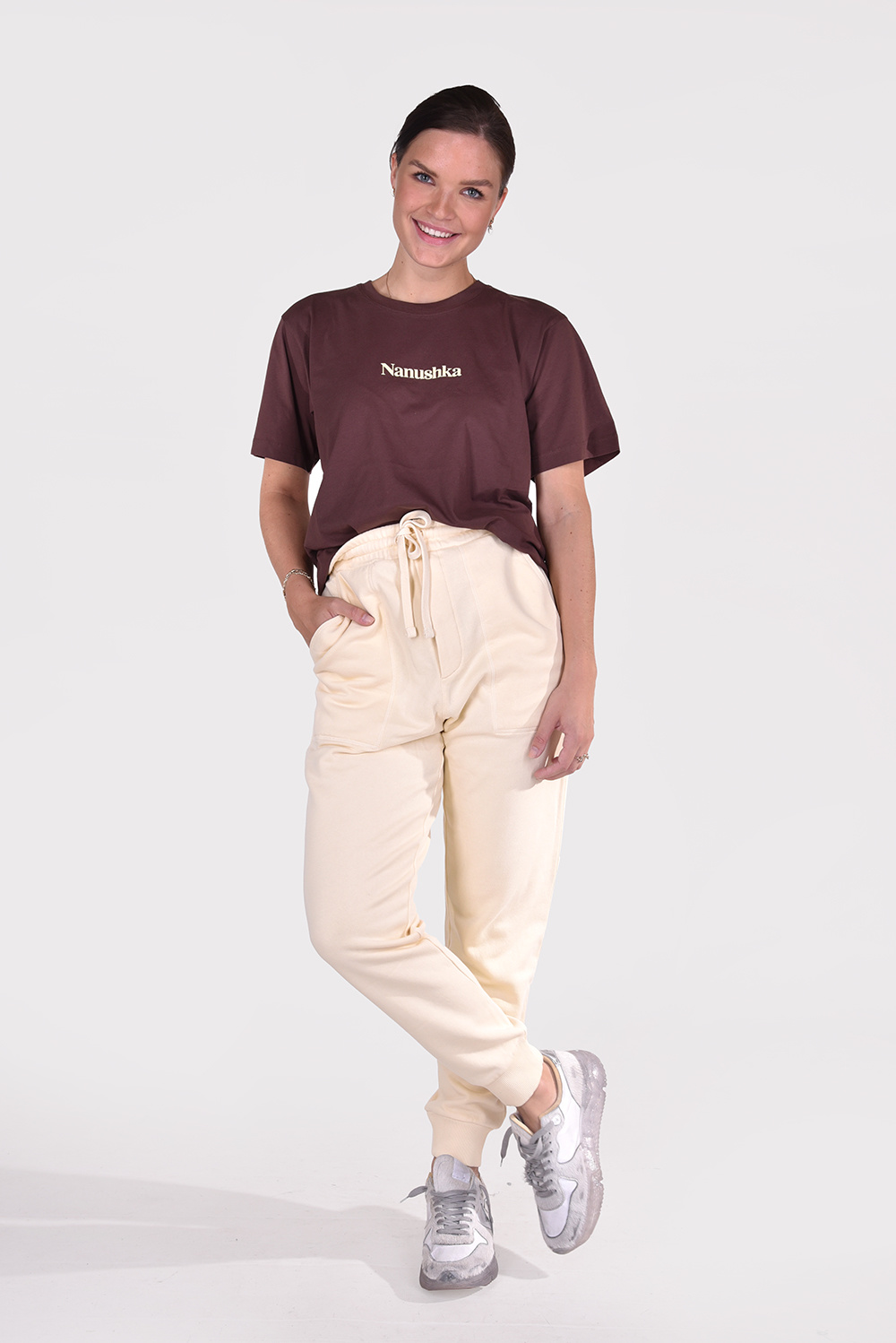 Nanushka t-shirt Reece NM21PFTP00478 bruin Nanushka t-shirt Reece NM21PFTP00478 bruin