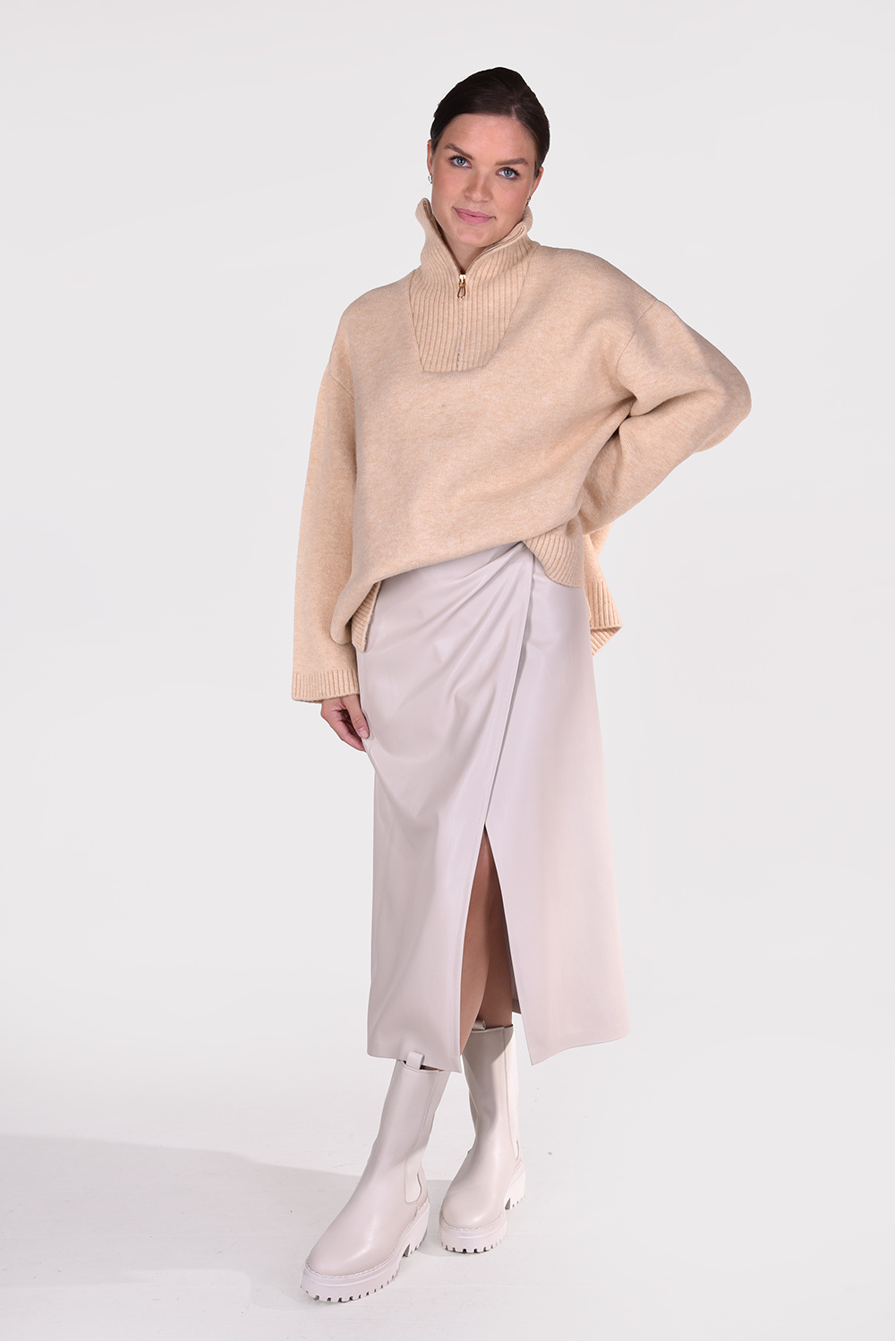 Nanushka trui Zuma NW21PFSW00773 beige Nanushka trui Zuma NW21PFSW00773 beige