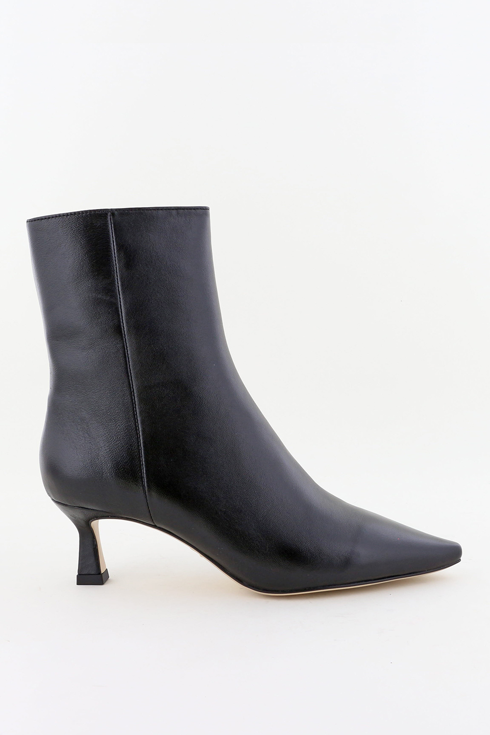 Lola Cruz enkellaarsjes 007T09BK zwart Lola Cruz enkellaarsjes 007T09BK zwart
