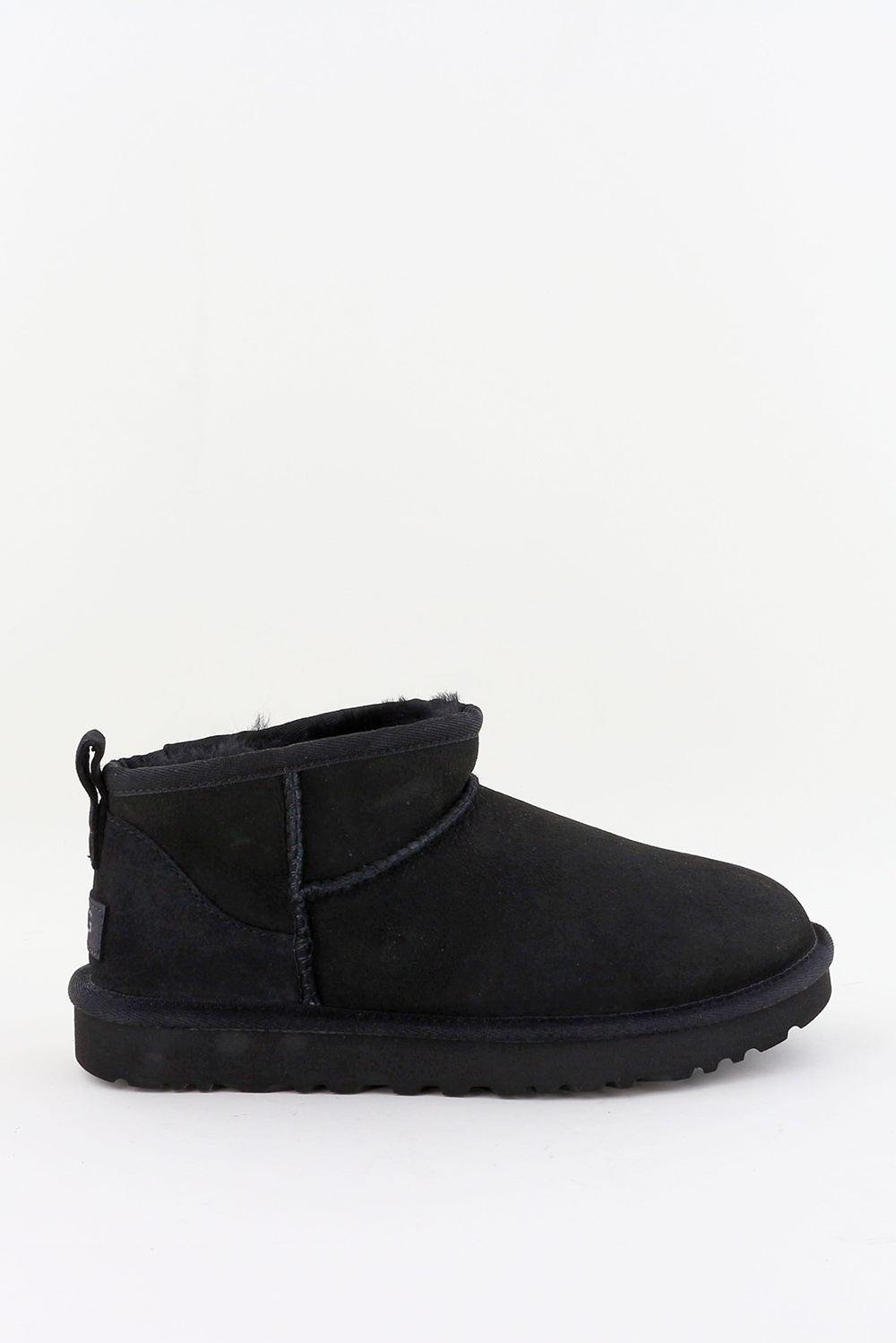 UGG enkellaarsjes Classic Ultra Mini 1116109 zwart UGG enkellaarsjes Classic Ultra Mini 1116109 zwart