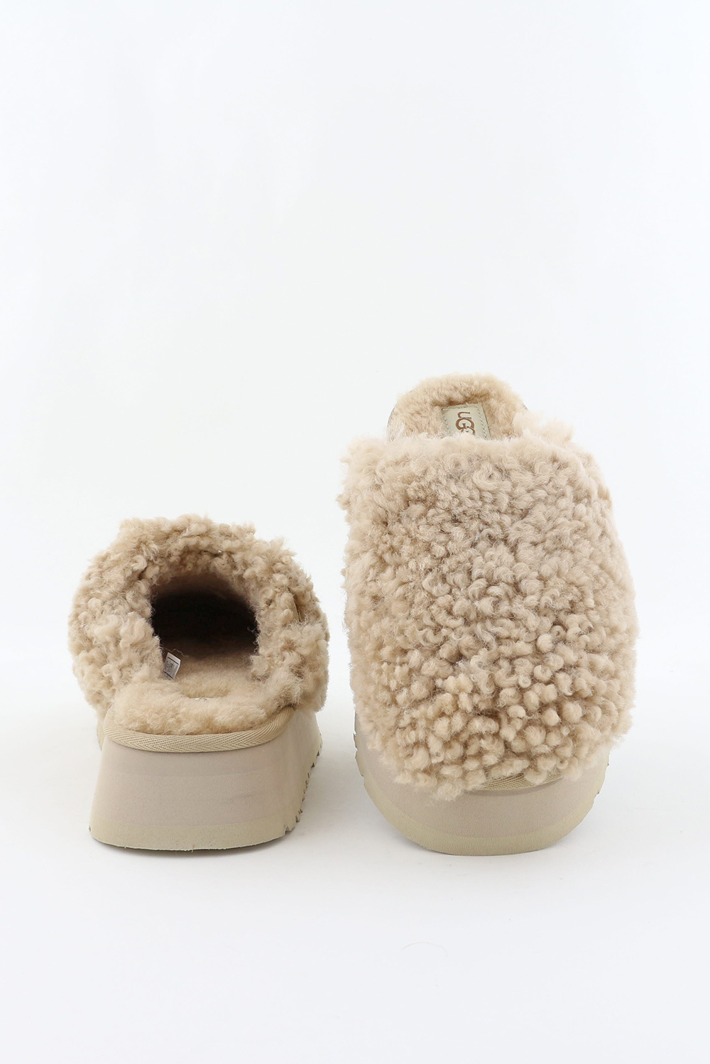 UGG slippers Maxi Curly Platform 1133171 beige - Marjon Snieders