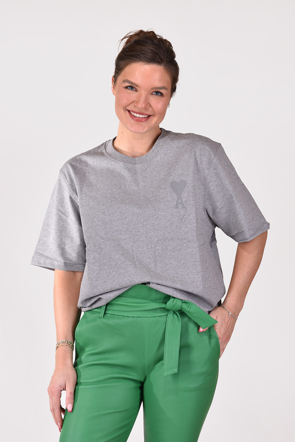 Ami Paris t-shirt Tonal Big ADC UTS002.726 grijs Ami Paris t-shirt Tonal Big ADC UTS002.726 grijs
