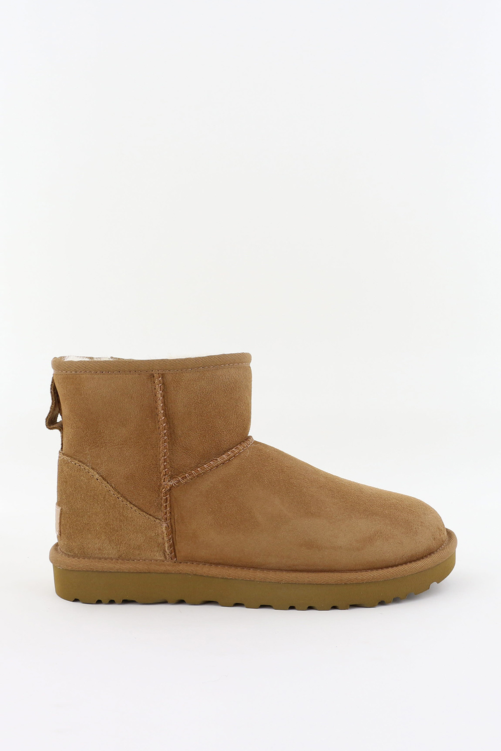 UGG enkellaarsjes Classic Mini II 1016222 chestnut UGG enkellaarsjes Classic Mini II 1016222 chestnut
