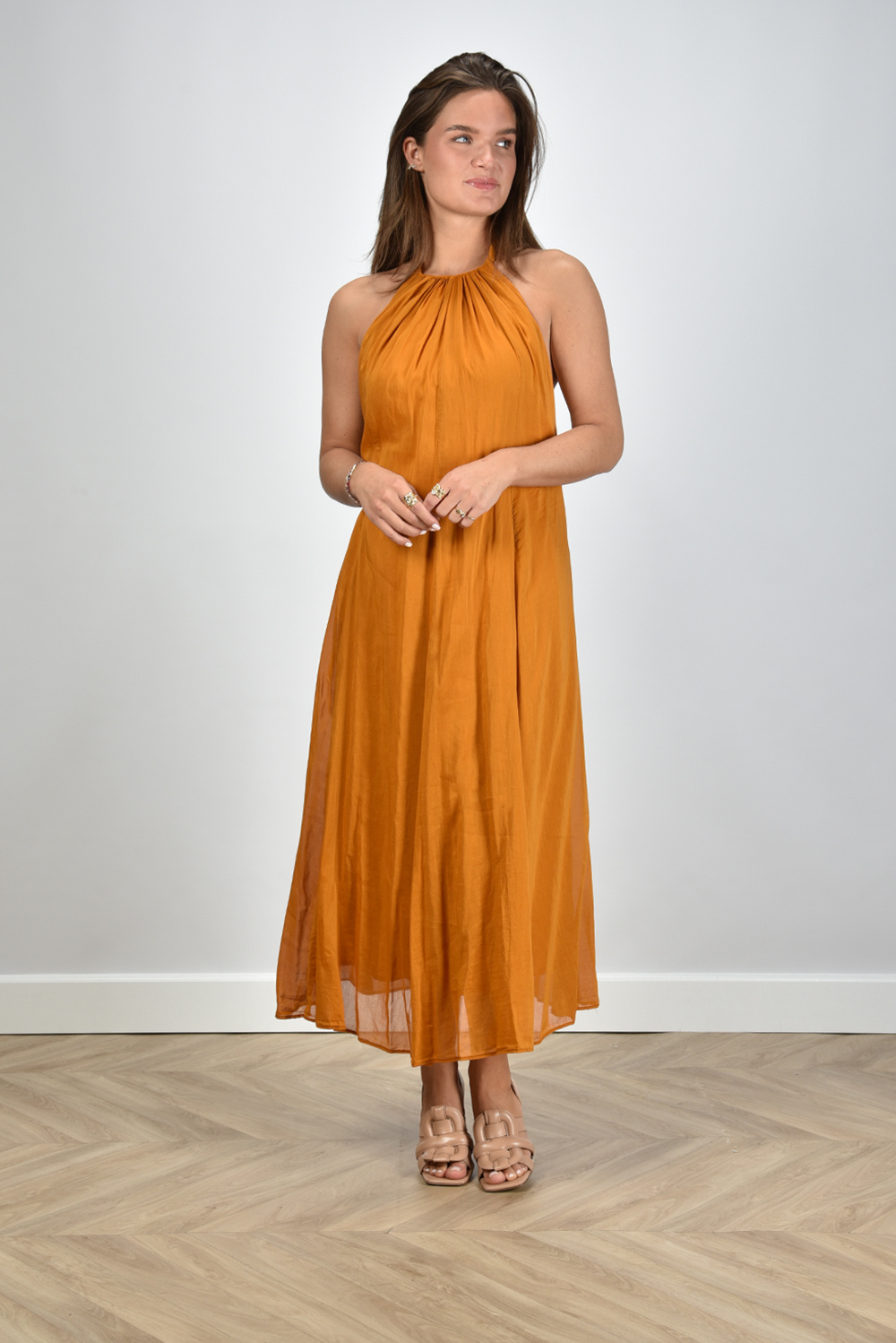 Forte_Forte maxi jurk 12408 open rug oranje