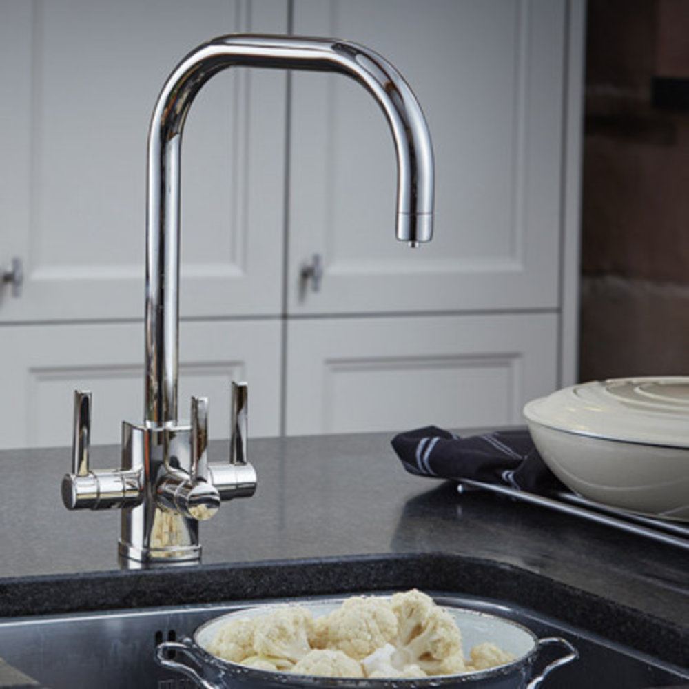 Perrin & Rowe Contemporary ex showroom: Keukenkraan Triflow Rubiq U-spout E.1208CP