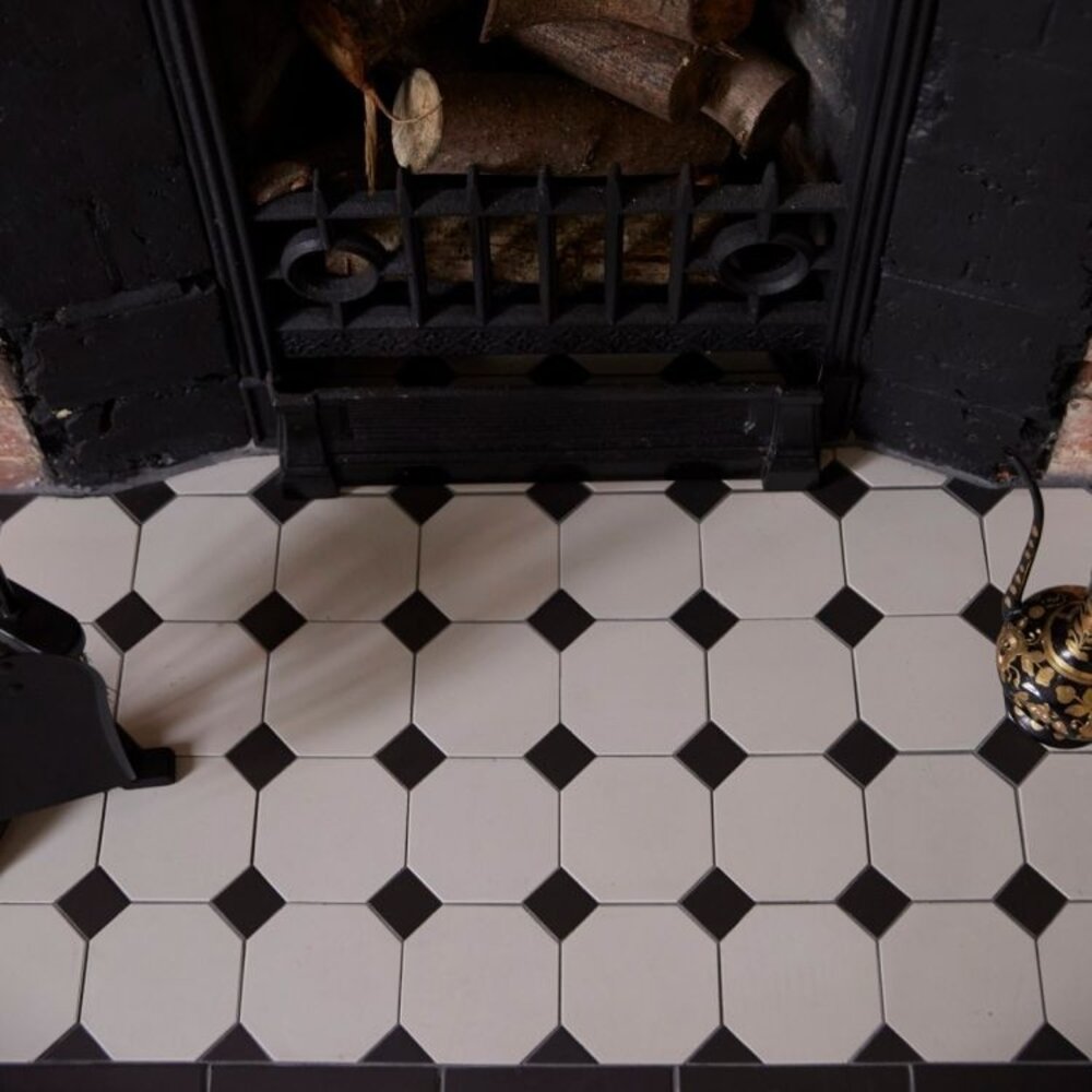 OS VFT Patterns OS Victorian Floor York (Black & Dover White)