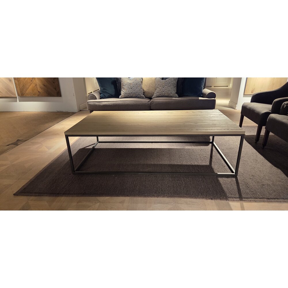 Neptune Coffee table ex showroom Neptune Couchtisch Carter
