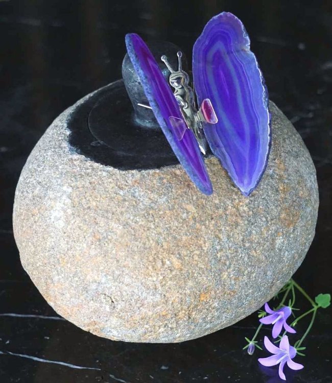 Basalt urn with agate butterfly