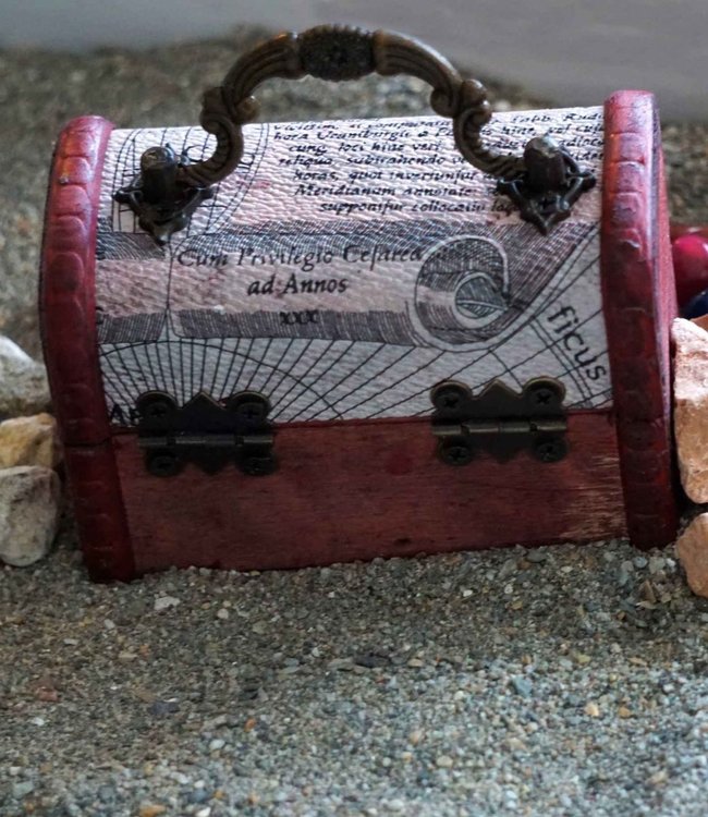 Schatkistje gepersonaliseerd, naar wens gevuld met edelsteentjes