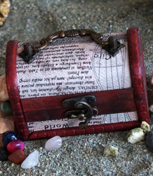 Schatkistje gepersonaliseerd, naar wens gevuld met edelsteentjes