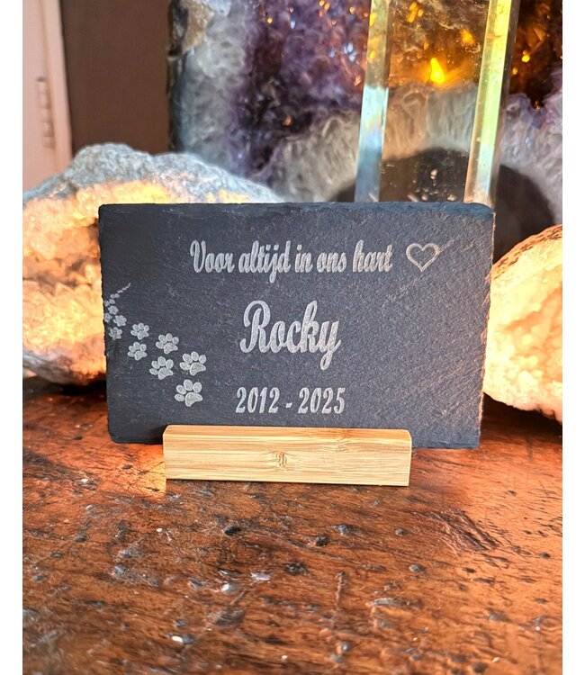 Schiefergedenkstein mit Löwenzahn für verstorbenes Haustier - Copy