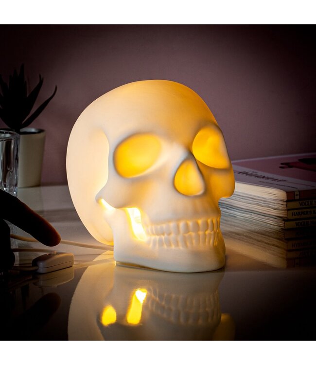 Luckies Skull Lamp
