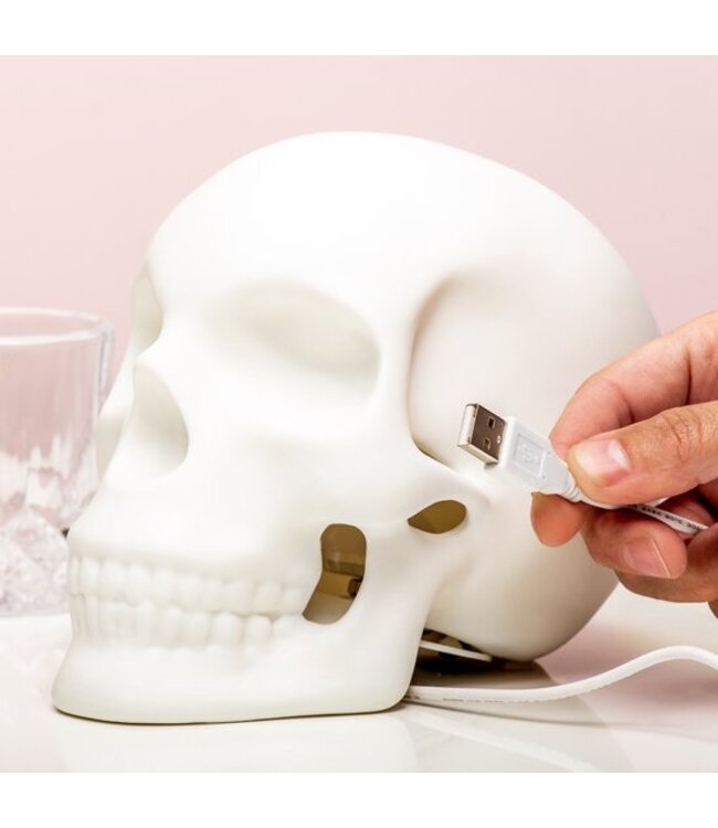 Luckies Skull Lamp