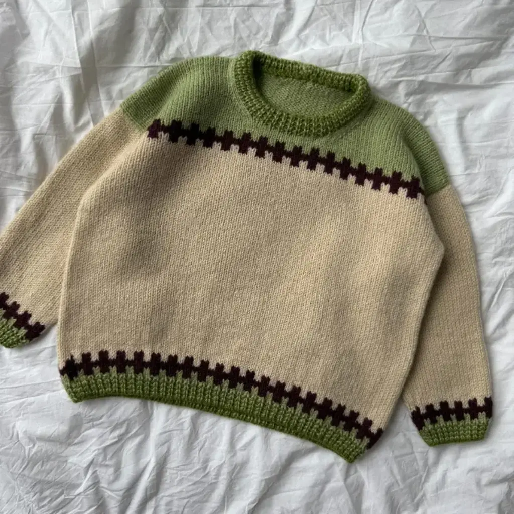 CROSS SWEATER