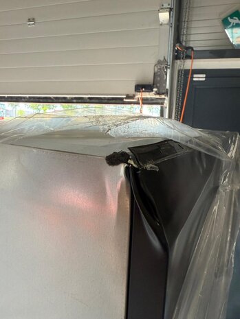 ''Lichte schade'' Luxe Display Koelkast – 1-Deurs – Geforceerde Koeling – Glasdeur – Zwart Interieur & Exterieur – 540x580x1900mm