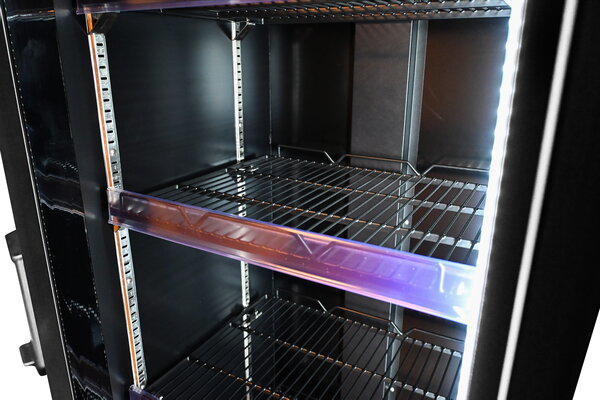 SIBERO Zwarte Horeca Koelkast 380 Liter met Glasdeur en Blauwe LED – Digitaal Temperatuurdisplay