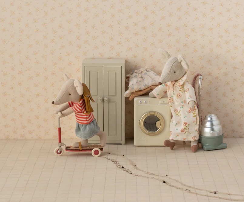 Wooden Closet - Maileg-2